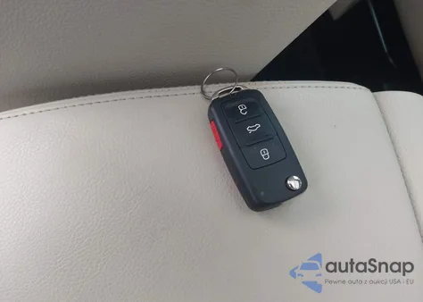 2017 Volkswagen Tiguan 2.0T Wolfsburg Edition z USA, uszkodzony, nr VIN WVGRV7AX4HW501927